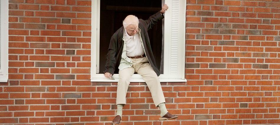 El abuelo que saltó por una ventana y se largó